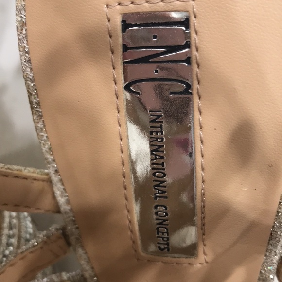 PARTY 9 1/2 SEQUINS heels. Beautiful condition. Like new - Picture 9 of 9